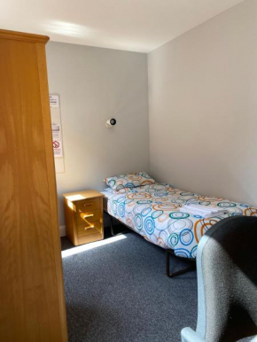 Charming Rooms for Students Only, CRICKLEWOOD LANE - SK